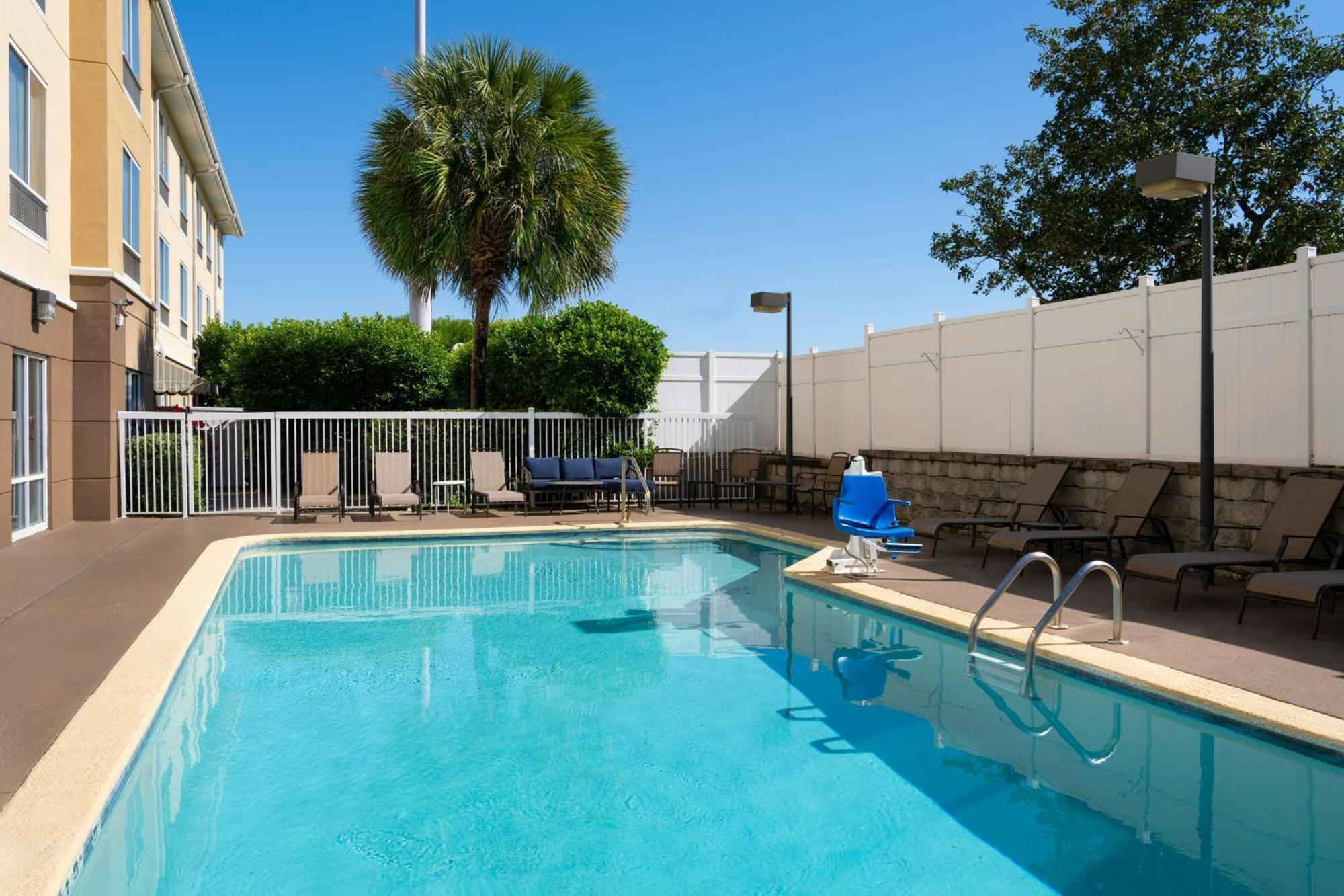 Fairfield Inn And Suites By Marriott Tifton Exteriör bild